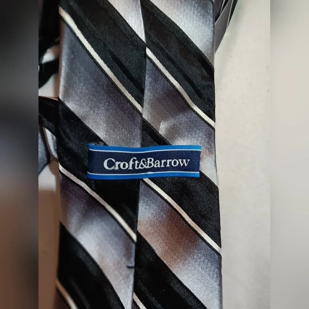 100% silk tie